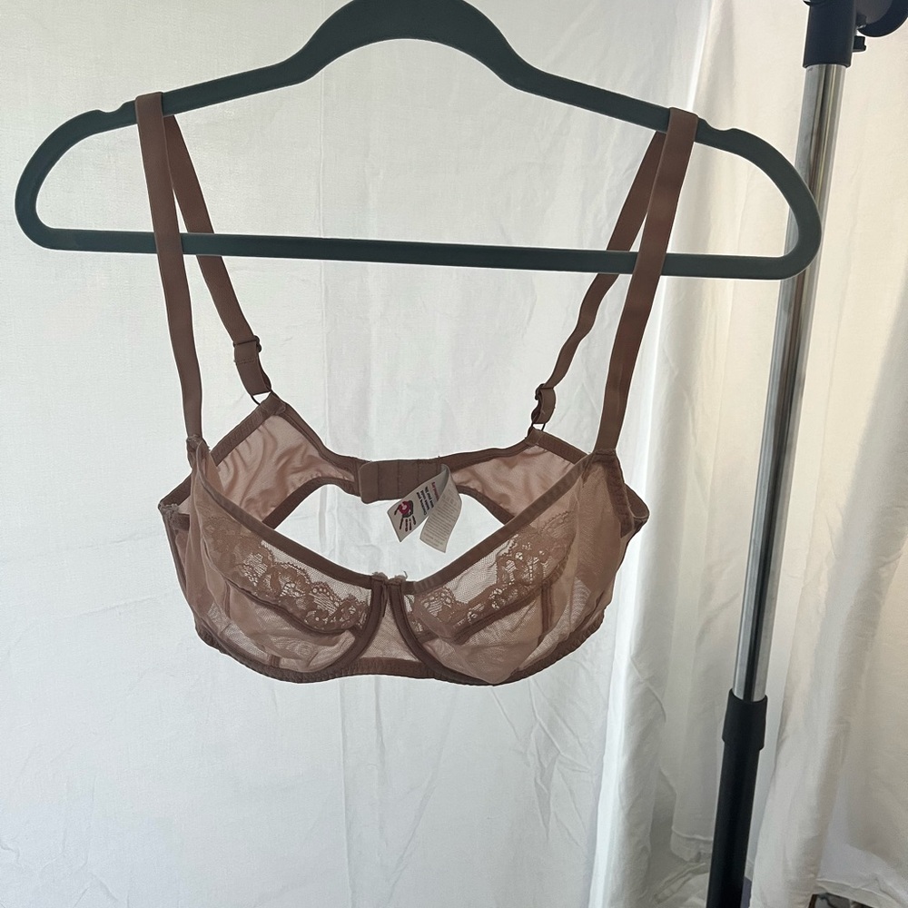 Curvy Kate underwire bra. Never worn. Blush color.